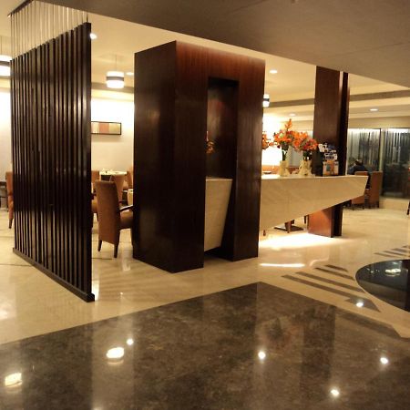 Muse Sarovar Portico Nehru Place New Delhi Buitenkant foto