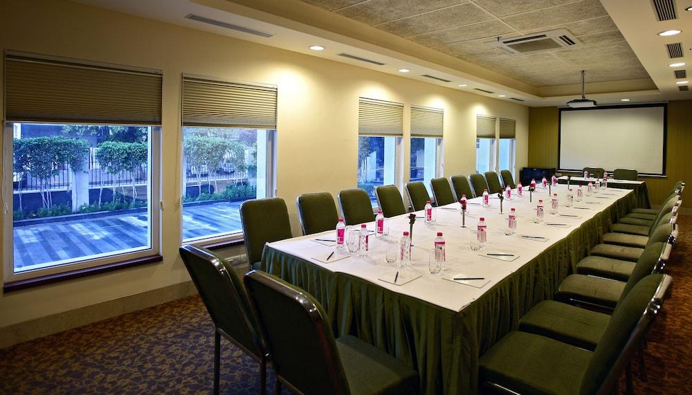 Muse Sarovar Portico Nehru Place New Delhi Buitenkant foto