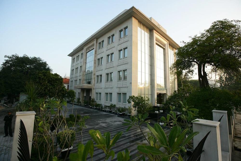 Muse Sarovar Portico Nehru Place New Delhi Buitenkant foto
