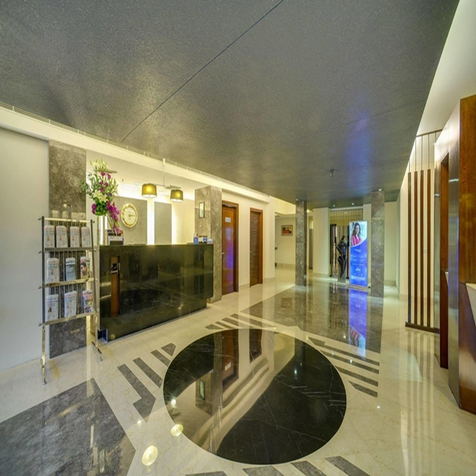 Muse Sarovar Portico Nehru Place New Delhi Buitenkant foto