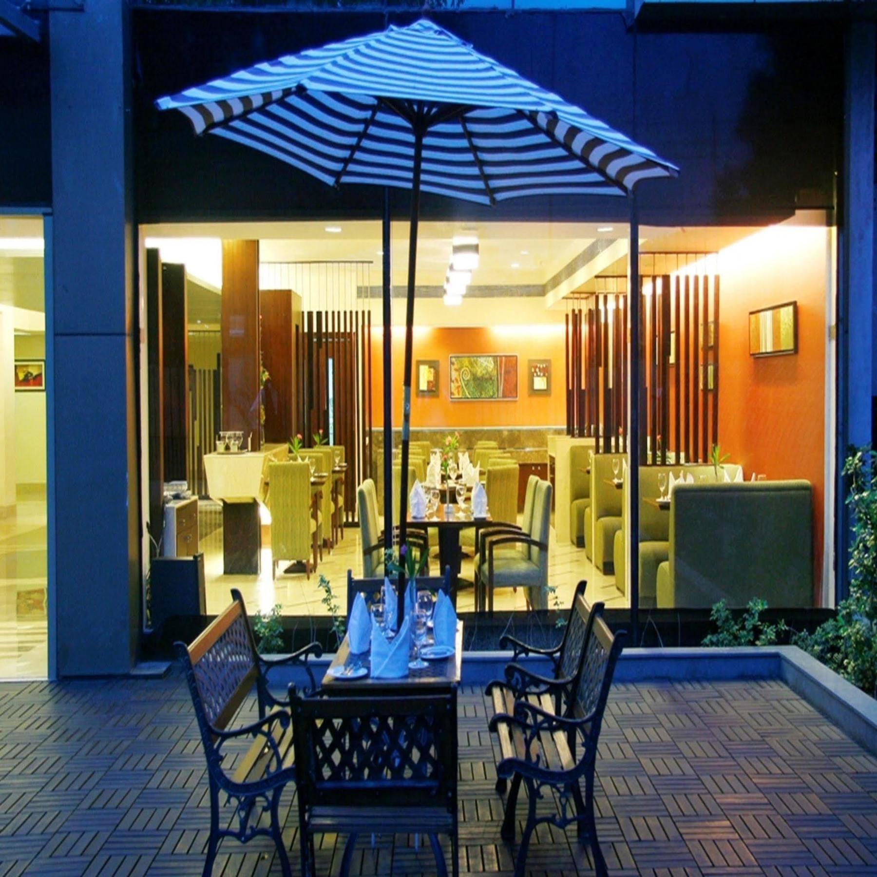 Muse Sarovar Portico Nehru Place New Delhi Buitenkant foto